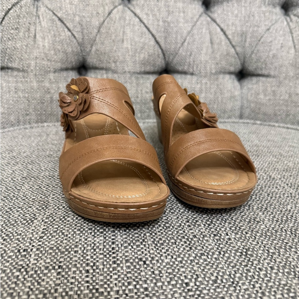 Women's Tan Sandals EG shoes